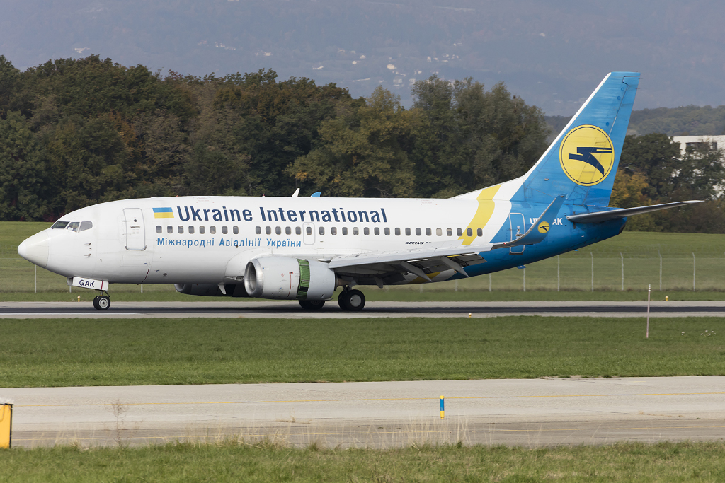 Ukraine International, UR-GAK, Boeing, B737-5Y0, 17.10.2015, GVA, Geneve, Switzerland 



