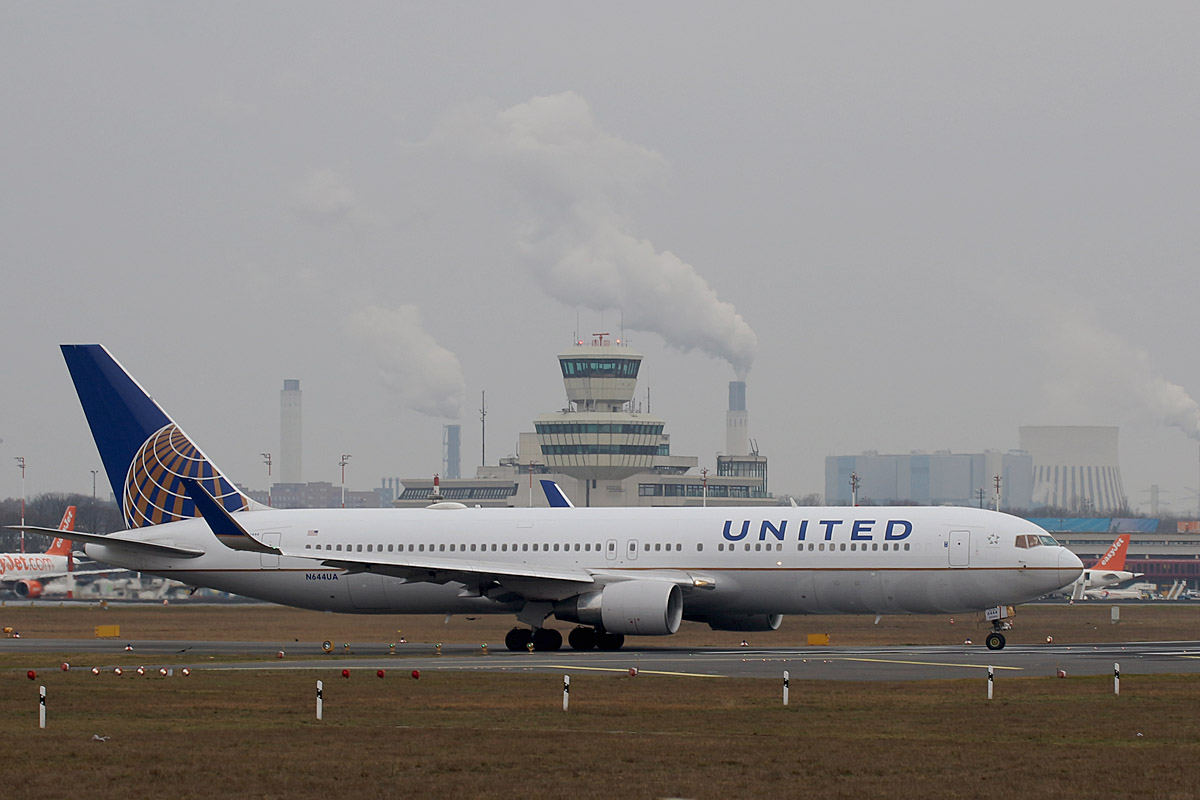 United Airlines, Boeing B 767-322(ER), N644UA, TXL; 02.03.2019