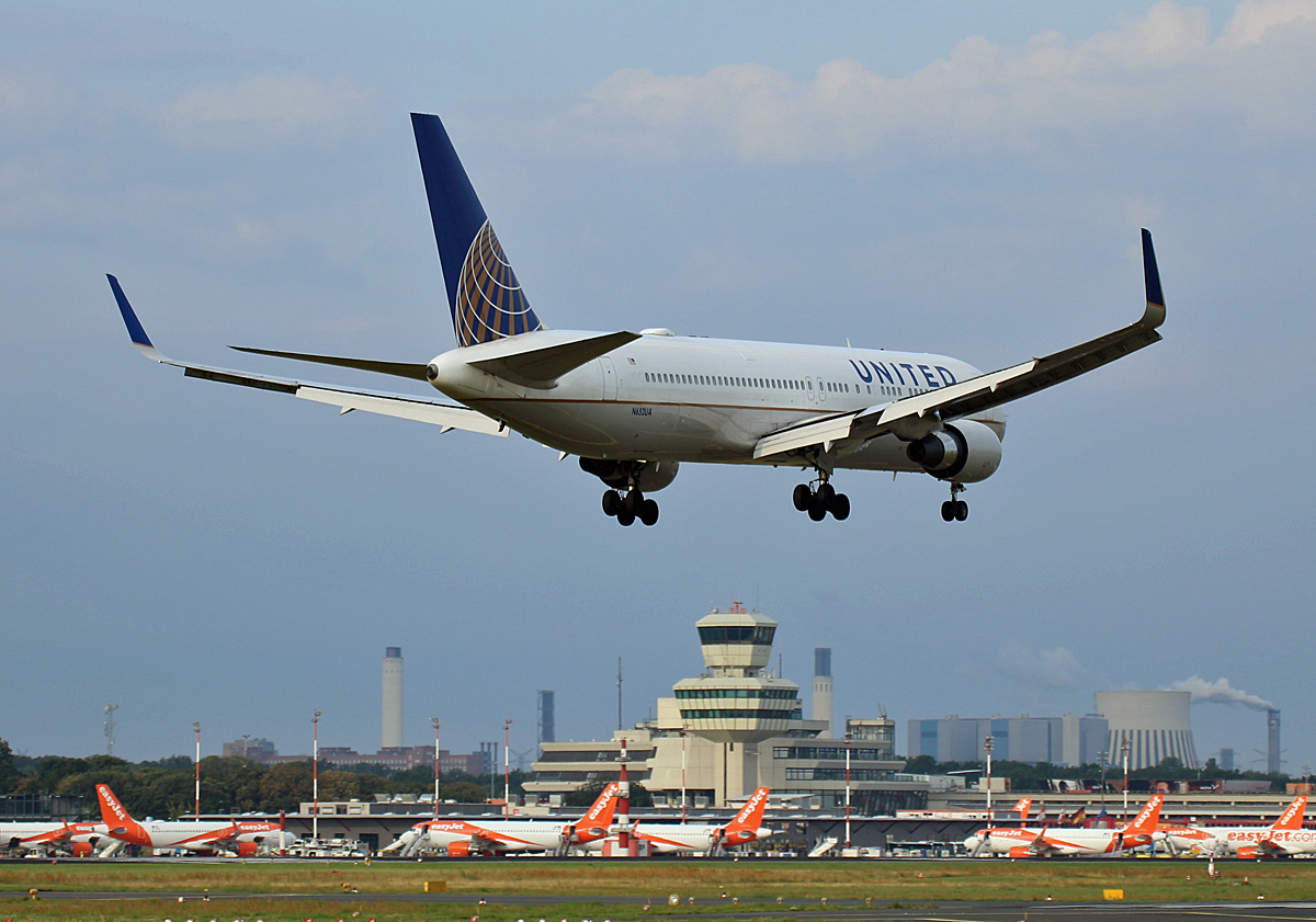 United Airlines, Boeing B 767-322(ER), N652UA, TXL, 04.08.2019