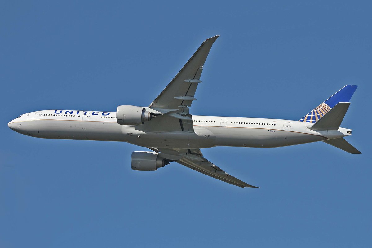 United Airlines, N2136U, Boeing, 777-322 ER, FRA-EDDF, Frankfurt, 08.09.2018, Germany