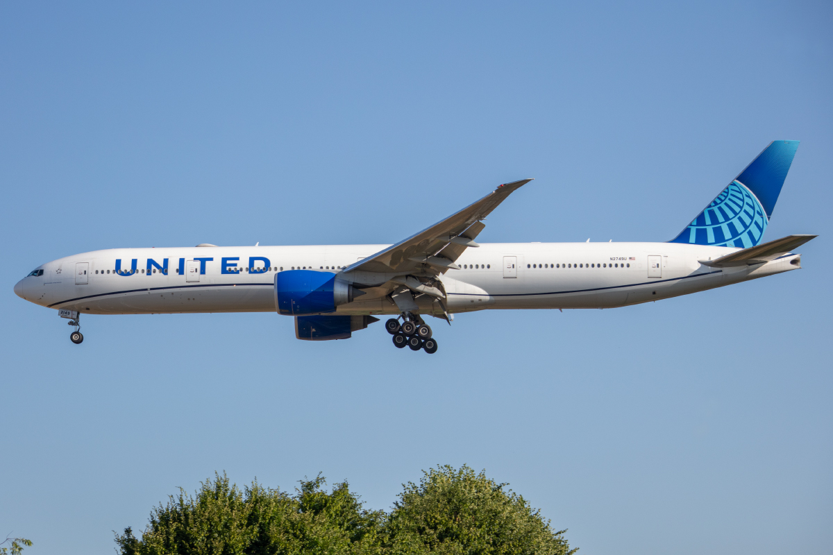 United Airlines, N2749U, Boeing, B777-322ER, 25.06.2023, BRU, Brüssel, Belgien