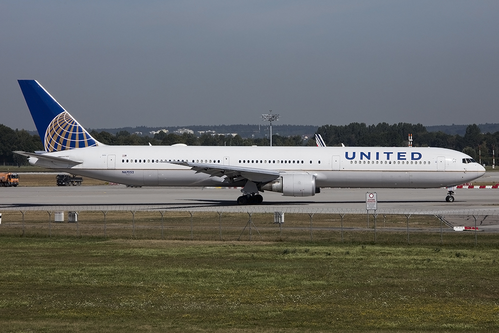 United Airlines, N67052, Boeing, B767-424ER, 06.08.2015, MUC, München, Germany 



