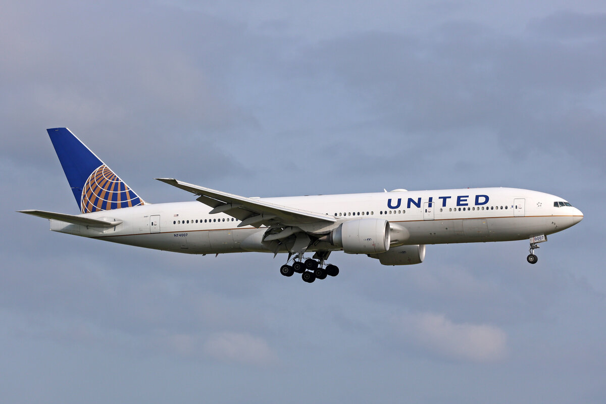United Airlines, N74007, Boeing B777-224ER, msn: 29477/197, 18.Mai 2023, AMS Amsterdam, Netherlands.