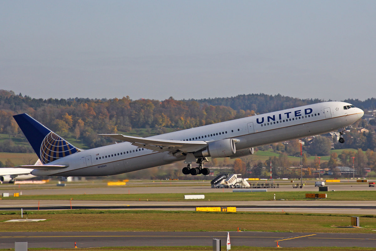 United Airlines, N76064, Boeing 767-424ER, 03.November 2017, ZRH Zürich.
