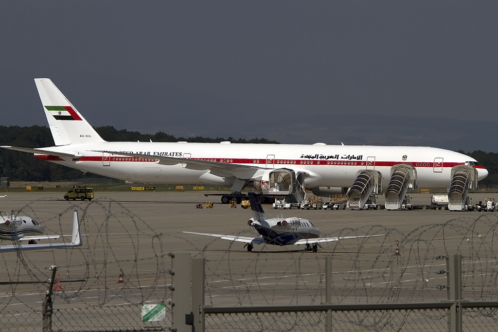 United Arab Emirates, A6-SIL, Boeing, B777-35R-ER, 31.08.2013, GVA, Geneve, Switzerland



