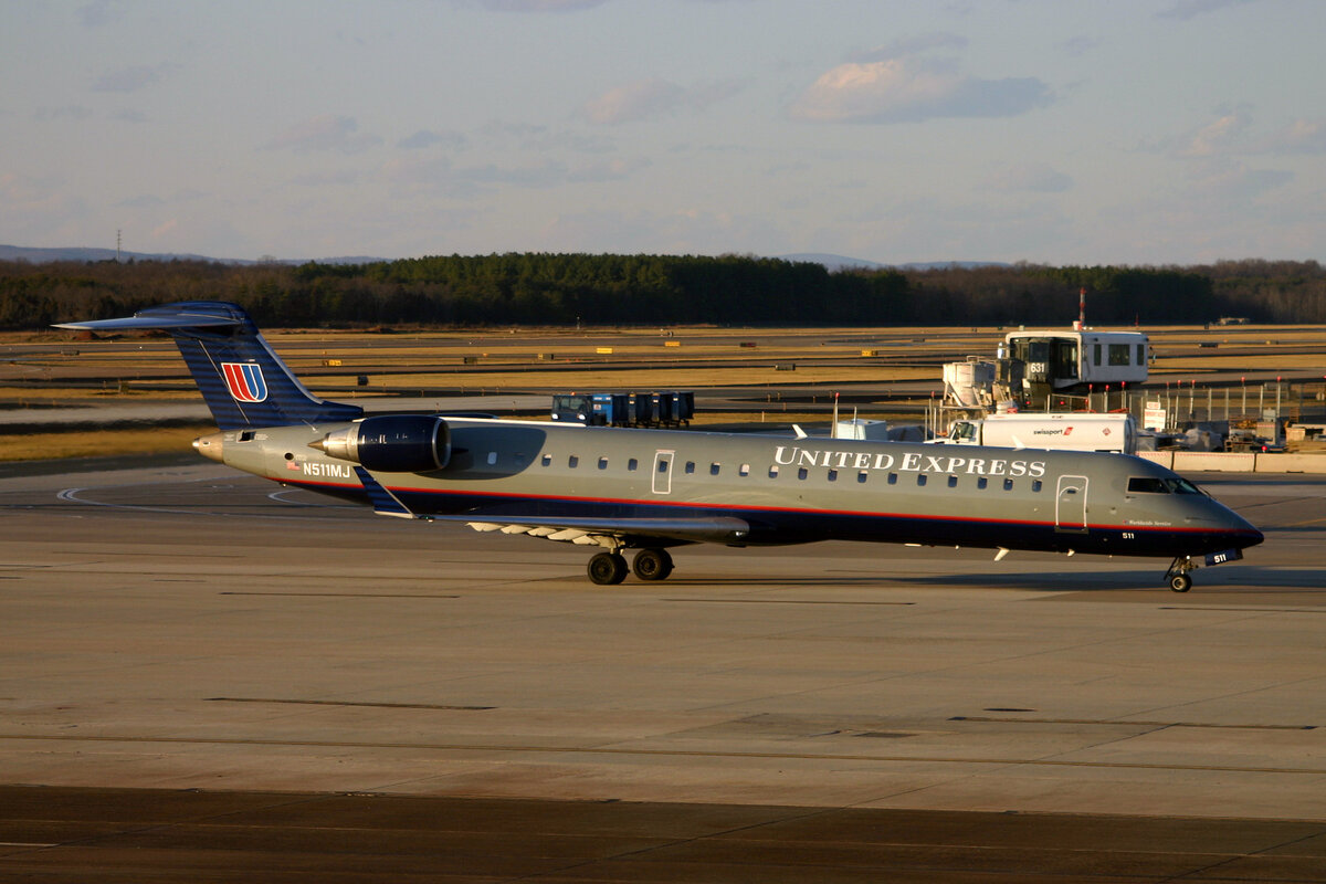 United Express (Mesa Airlines), N511MJ, Bombardier CRJ-700, msn: 10104, 08.Januar 2007, IAD Washington Dulles, USA.