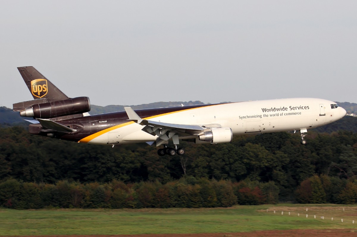 UPS N296UP bei der Landung in Köln/Bonn 28.9.2014