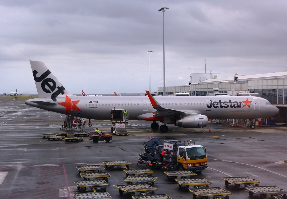 VH-VWN, Airbus A 321, Jetstar, Sydney Airport (SYD), 4.1.2018