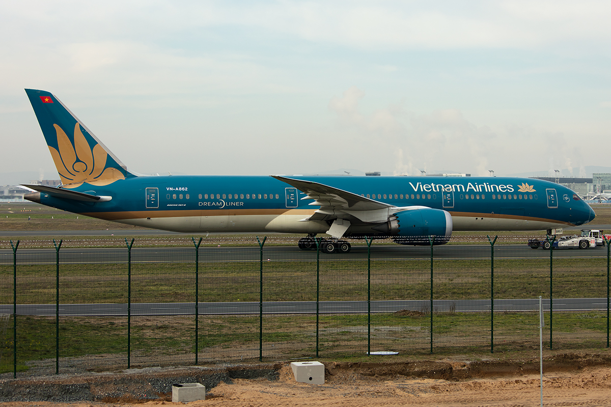 Vietnam Airlines, VN-A862, Boeing, B787-9, 24.11.2019, FRA, Frankfurt, Germany











