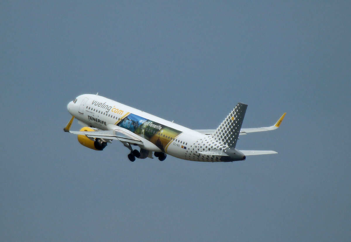 Vueling, Airbus A 320-271N, EC-NIX, BER, 21.05.2022