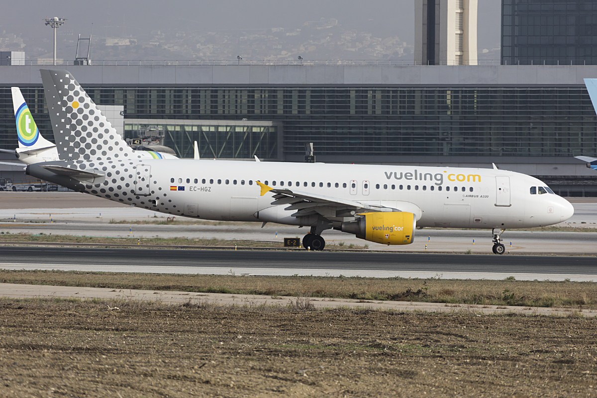 Vueling Airlines, EC-HGZ, Airbus, A320-214, 27.10.2016, AGP, Malaga, Spain 



