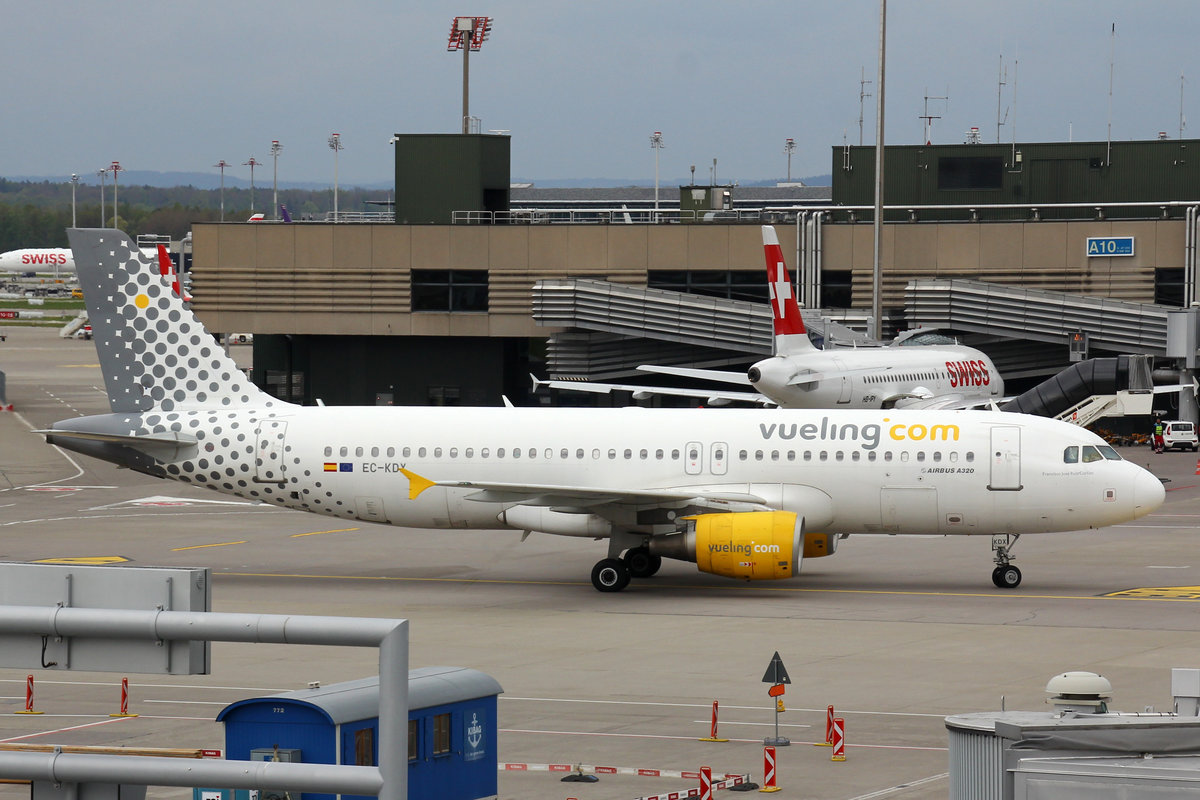Vueling Airlines, EC-KDX, Airbus A320-216,  Francisco José Ruiz Cortizo , 17.April 2017, ZRH Zürich, Switzerland.