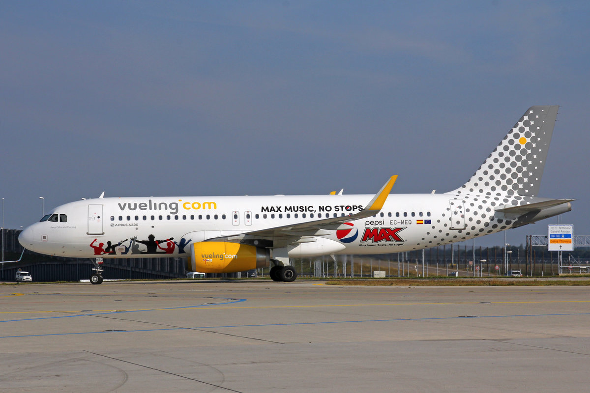 Vueling Airlines, EC-MEQ, Airbus A320-232 SL, 24.September 2016, MUC München, Germany.