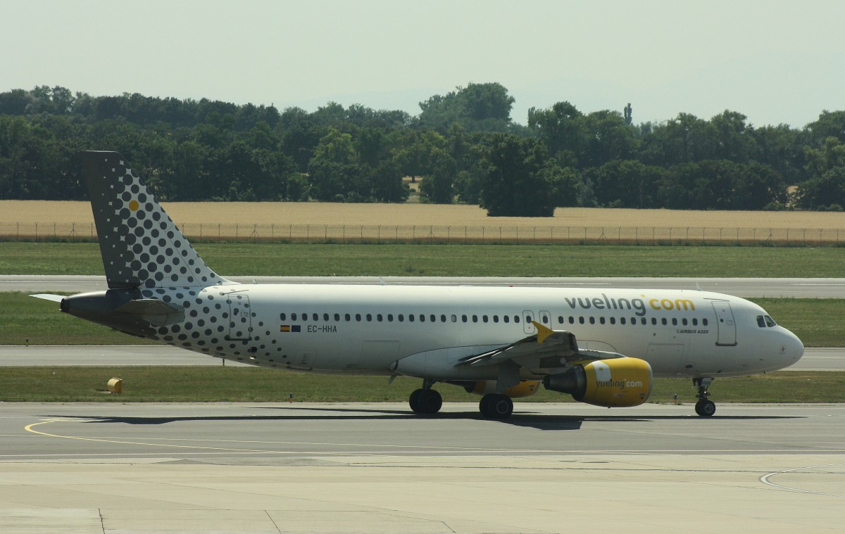 Vueling, EC-HHA, (c/n 1221),Airbus A 320-214, 05.07.2015, VIE-LOWW, Wien-Schwechat, Österreich 