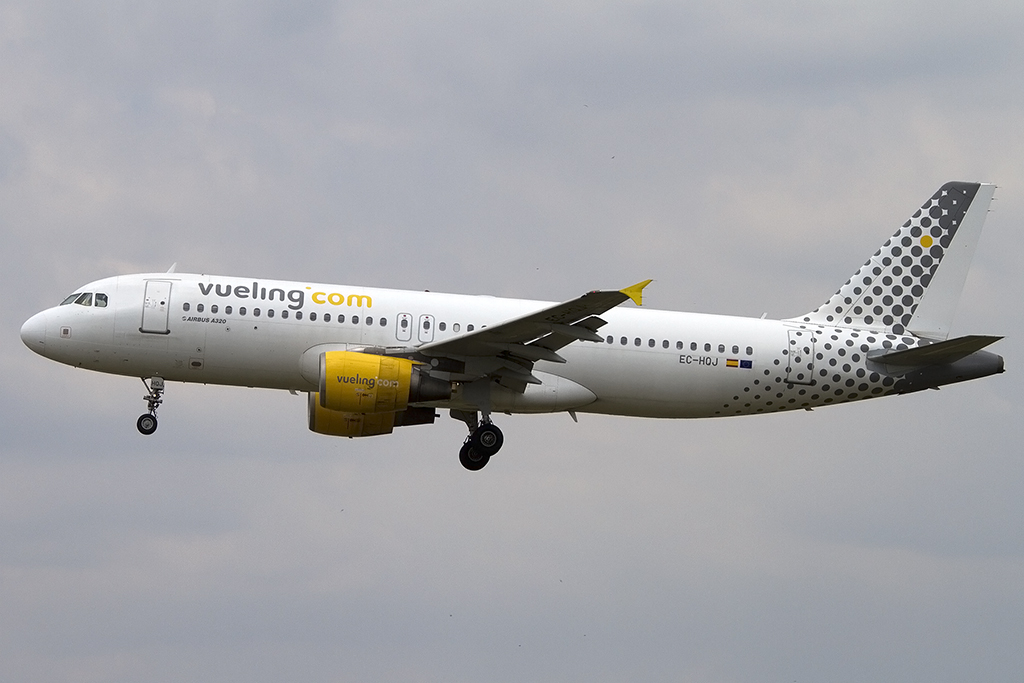 Vueling, EC-HQJ, Airbus, A320-214, 02.06.2014, BCN, Barcelona, Spain



