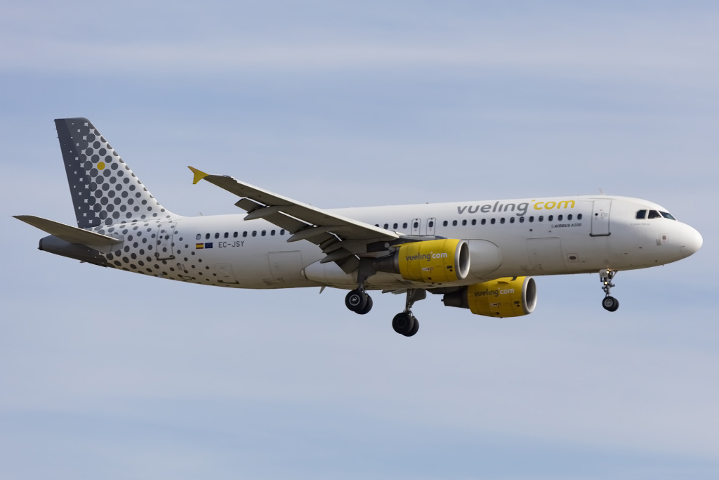Vueling, EC-JSY, Airbus, A320-214, 26.09.2015, BCN, Barcelona, Spain 



