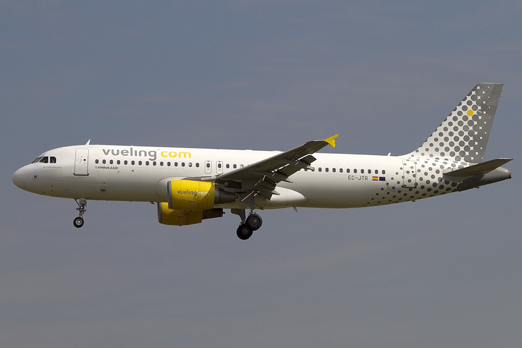 Vueling, EC-JTR, Airbus, A320-214, 02.06.2014, BCN, Barcelona, Spain 



