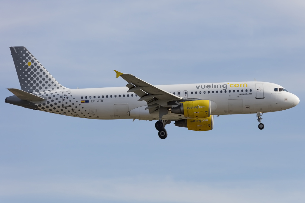 Vueling, EC-JTR, Airbus, A320-214, 26.09.2015, BCN, Barcelona, Spain




