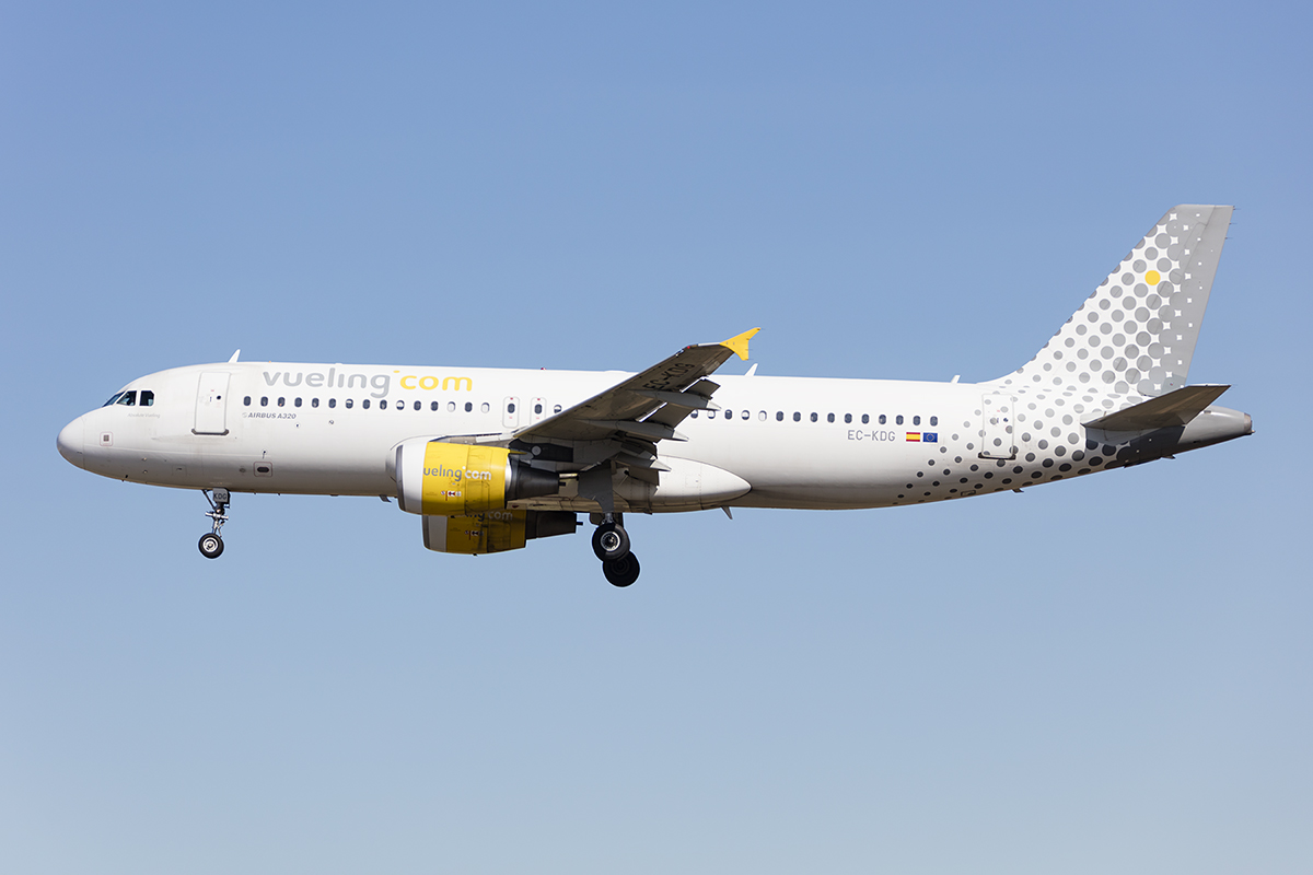 Vueling, EC-KDG, Airbus, A320-214, 10.09.2017, BCN, Barcelona, Spain 




