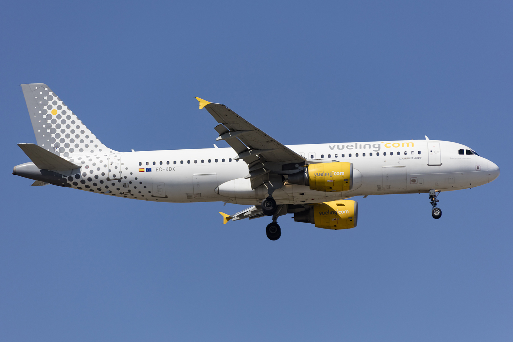 Vueling, EC-KDX, Airbus, A320-216, 20.09.2015, BCN, Barcelona, Spain



