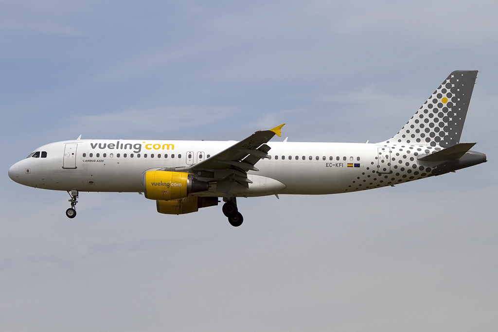 Vueling, EC-KFI, Airbus, A320-214, 27.05.2014, BCN, Barcelona, Spain 


