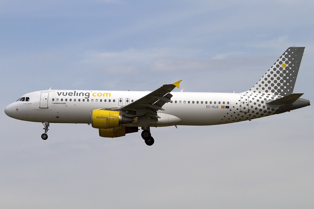 Vueling, EC-KLB, Airbus, A320-214, 27.05.2014, BCN, Barcelona, Spain



