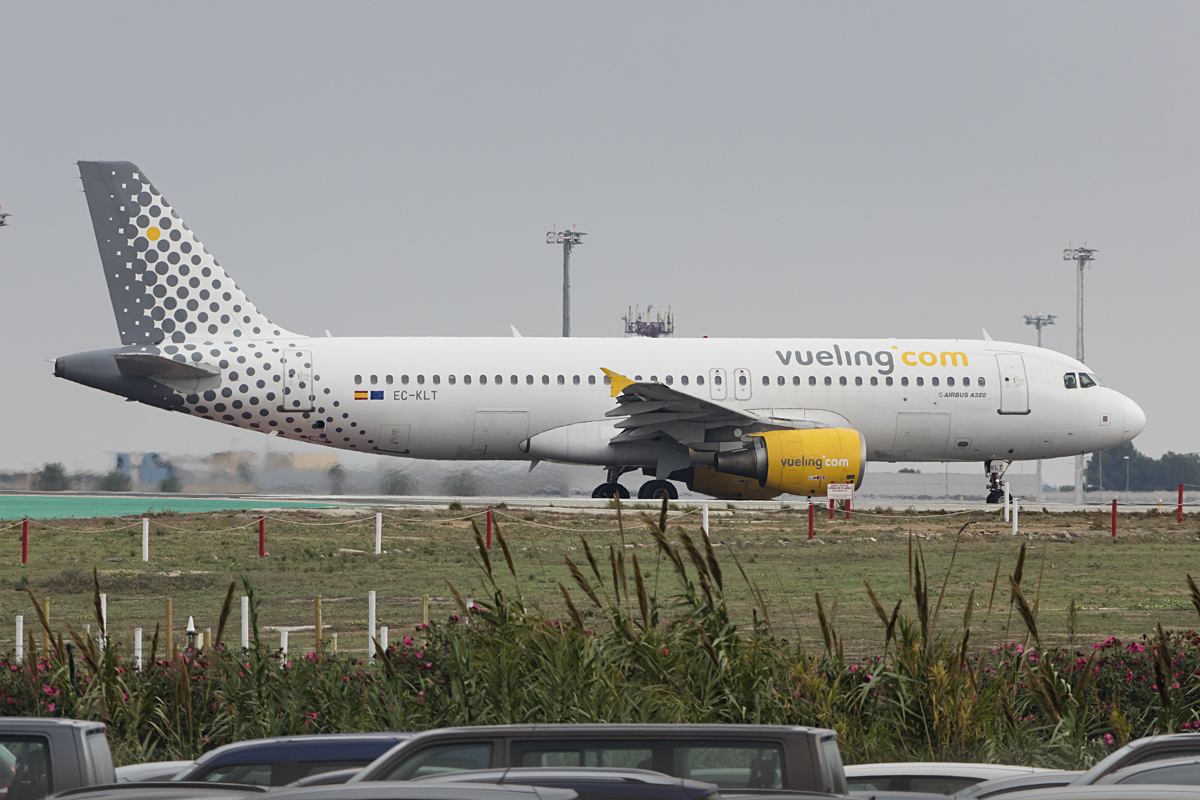Vueling, EC-KLT, Airbus, A320-216, 22.10.2016, AGP, Malaga, Spain 



