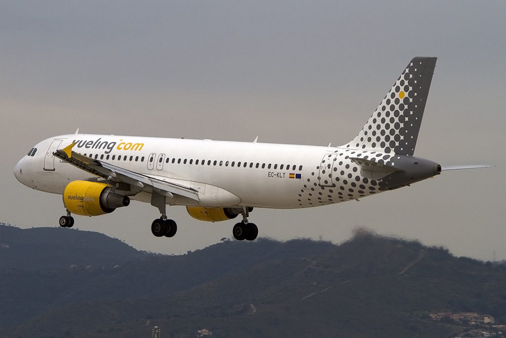 Vueling, EC-KLT, Airbus, A320-216, 27.05.2014, BCN, Barcelona, Spain



