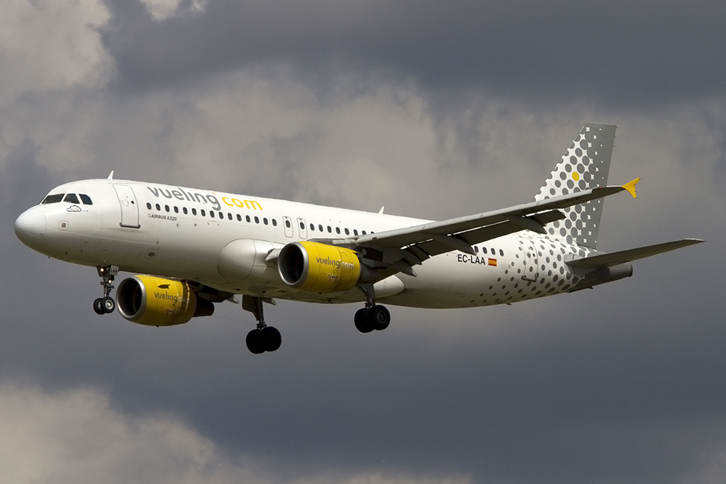 Vueling, EC-LAA, Airbus, A320-214, 28.05.2014, TLS, Toulouse, France 



