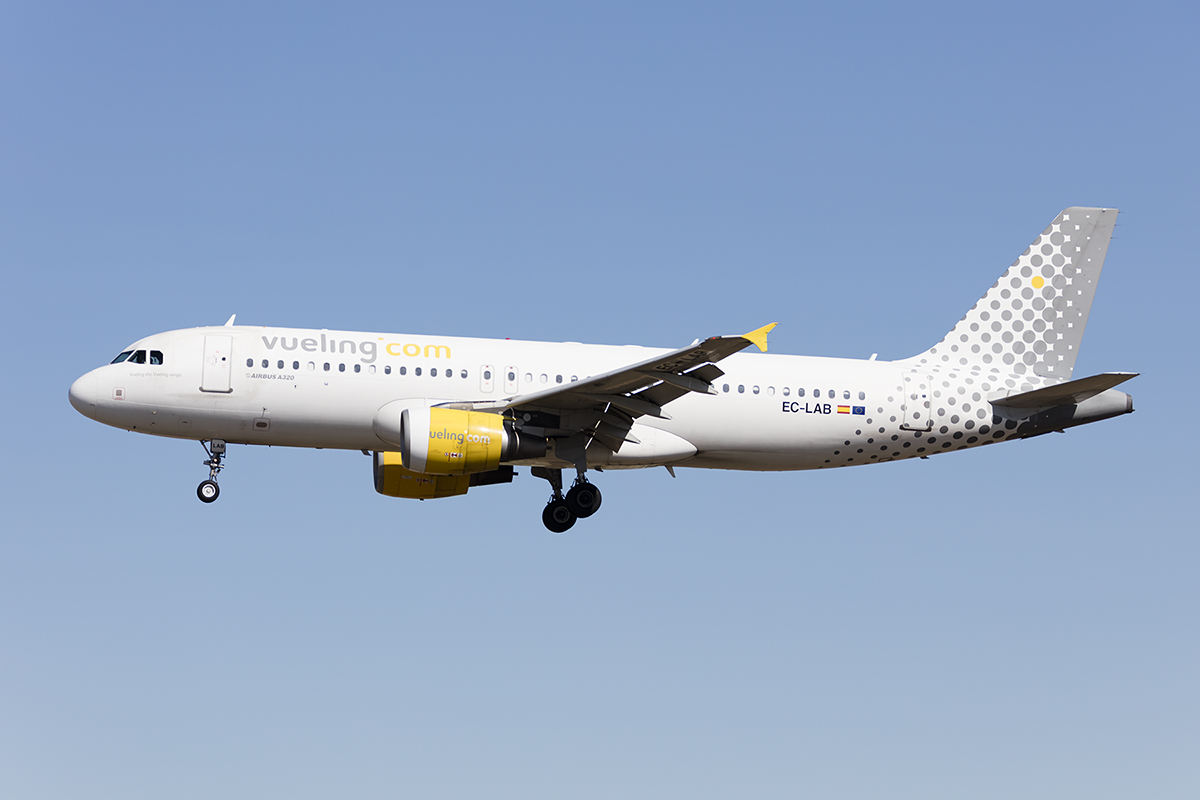Vueling, EC-LAB, Airbus, A320-214, 10.09.2017, BCN, Barcelona, Spain 




