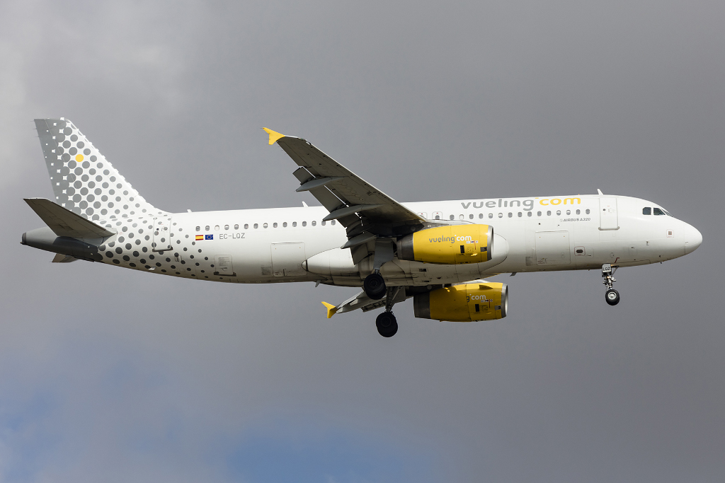 Vueling, EC-LQZ, Airbus, A320-232, 20.09.2015, BCN, Barcelona, Spain 




