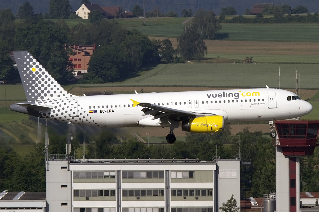 Vueling, EC-LRA, Airbus, A320-232, 08.06.2014, ZRH, Zuerich, Switzerland



