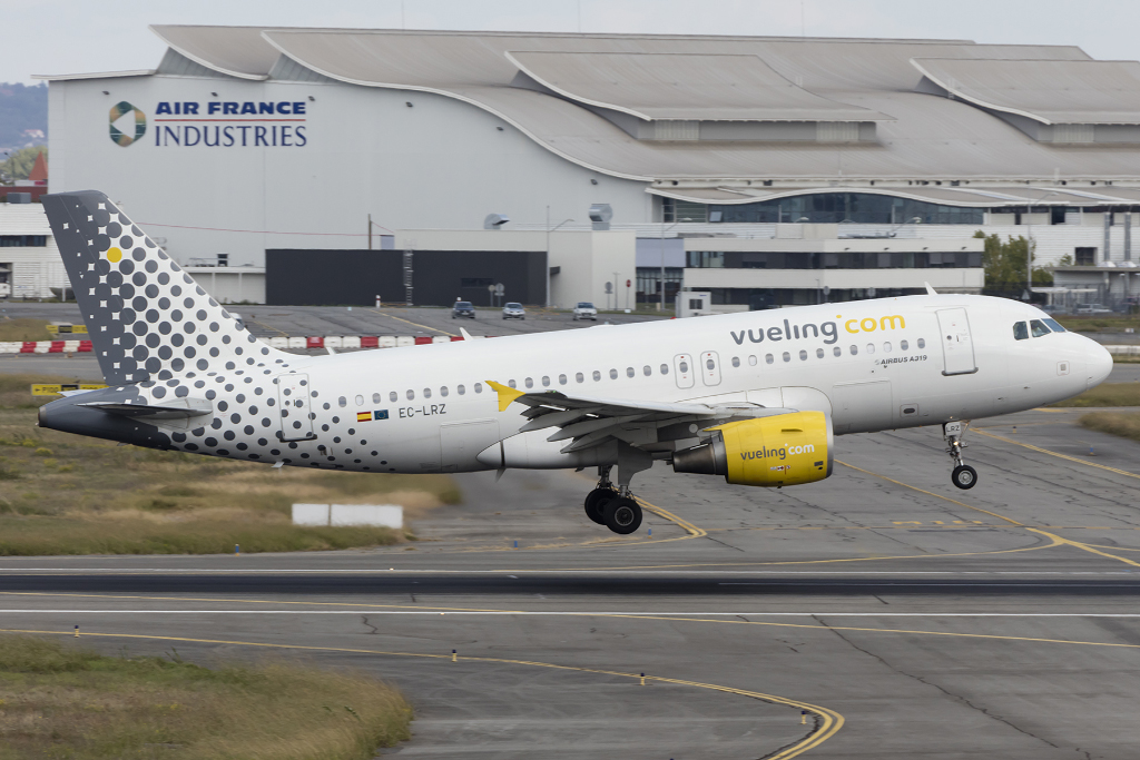 Vueling, EC-LRZ, Airbus, A319-112, 29.09.2015, TLS, Toulouse, France


