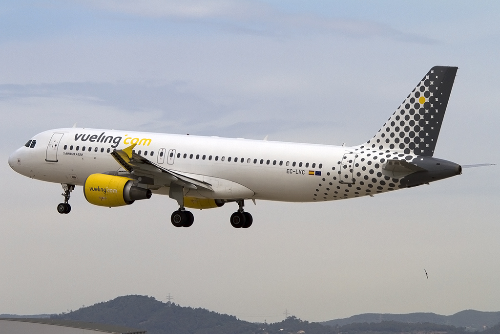 Vueling, EC-LVC, Airbus, A320-214, 27.05.2014, BCN, Barcelona, Spain 



