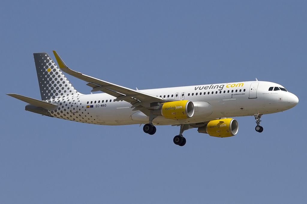 Vueling, EC-MAO, Airbus, A320-214, 02.06.2014, BCN, Barcelona, Spain 




