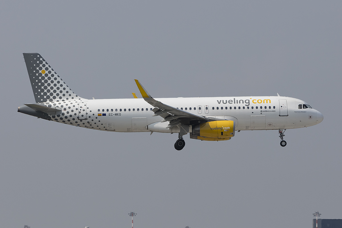 Vueling, EC-MKO, Airbus, A320-232, 06.09.2018, MXP, Mailand, Italy 


