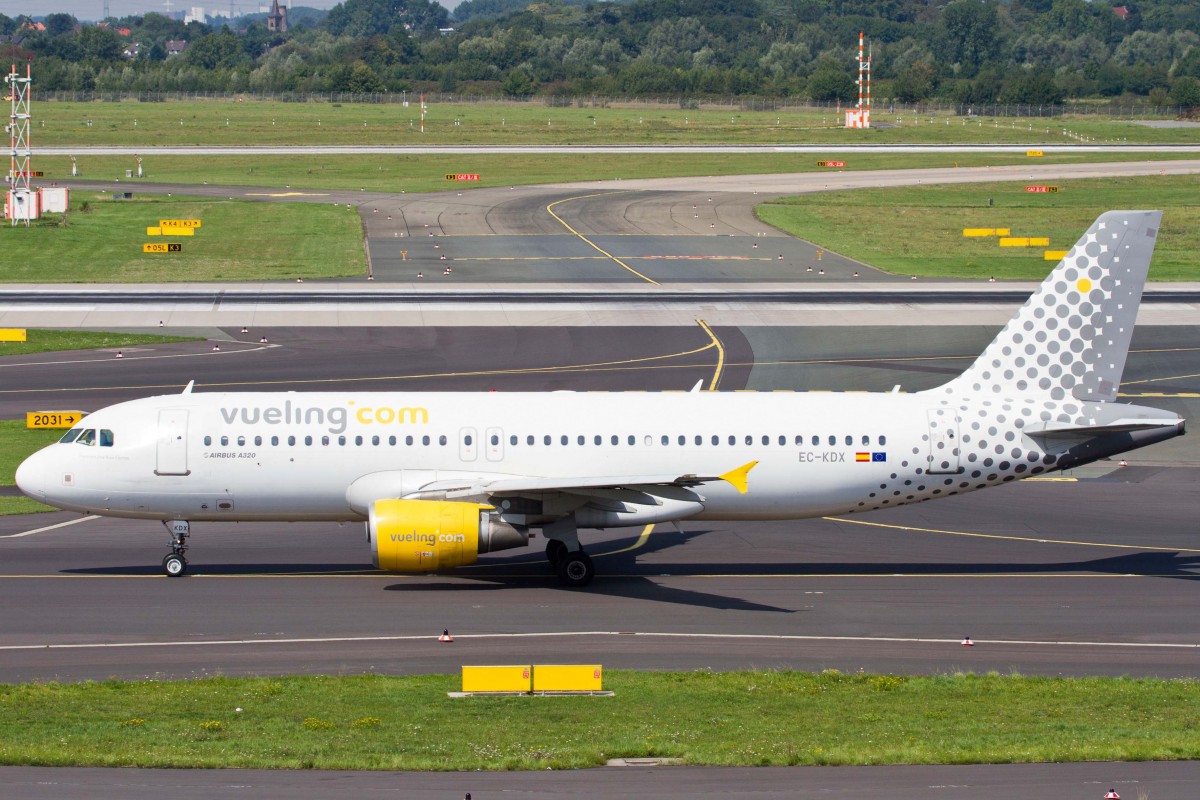 Vueling (VY-VLG), EC-KDX  Francisco Jose' Ruiz Cortizo , Airbus, A 320-216, 22.08.2015, DUS-EDDL, Dsseldorf, Germany