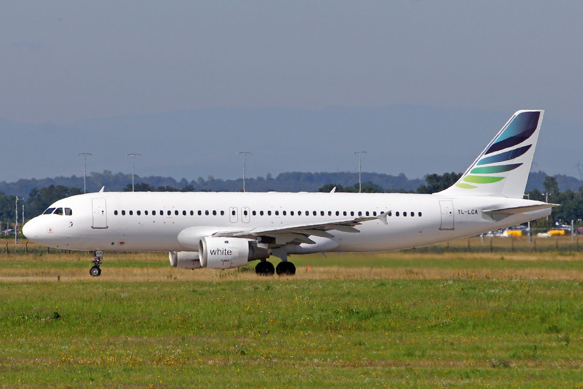 White (Operated by SmartLynx), YL-LCF, Airbus A320-211, msn 333, 08.August 2014, LYS Lyon, France.