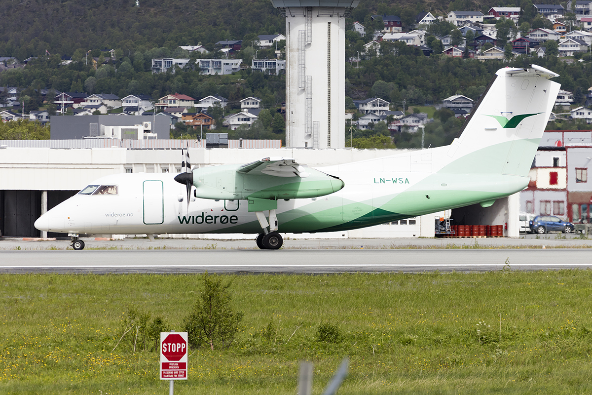 Wideroe, LN-WSA, deHavilland, DHC-8-202 Dash 8, 20.06.2017, TOS, Tromso, Norway 



