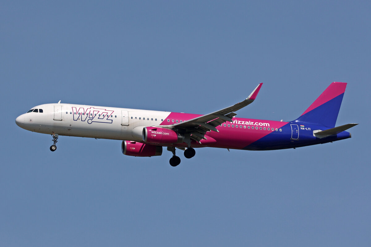 Wizz Air, HA-LTI, Airbus A321-231, msn: 8943, 13.Juli 2023, MXP Milano Malpensa, Italy.