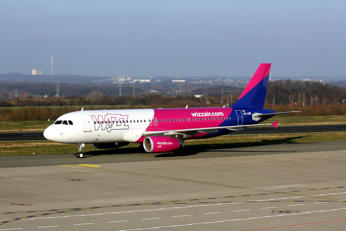 Wizz Air HA-LWN Airbus A320-3232 Dortmund Wickede am 14.01.2018.
