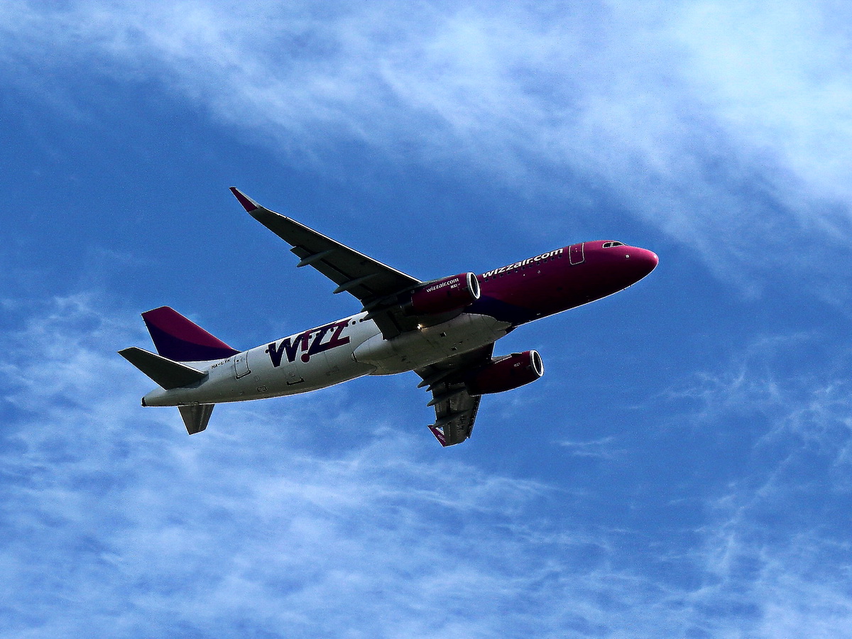 Wizz Air, HA-LYA, Airbus, A320-232, 09. Mai 201,  beim Start von BER.