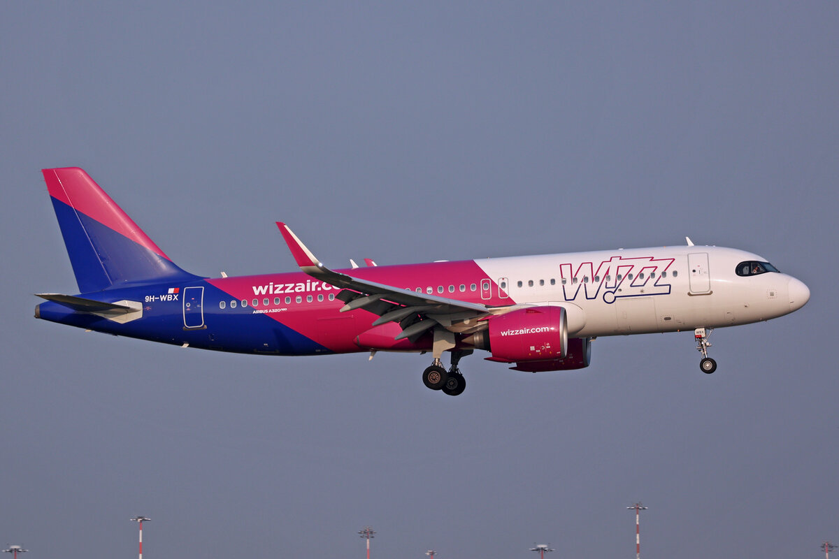 Wizz Air Malta, 9H-WBX, Airbus A320-271N, msn: 10046, 11.Juli 2023, MXP Milano Malpensa, Italy.