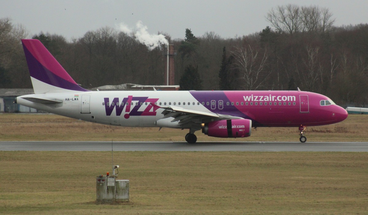 Wizzair Hungary, HA-LWA,(c/n 4223), Airbus A 320-232, 31.01.2016,LBC-EDHL, Lübeck, Germany 