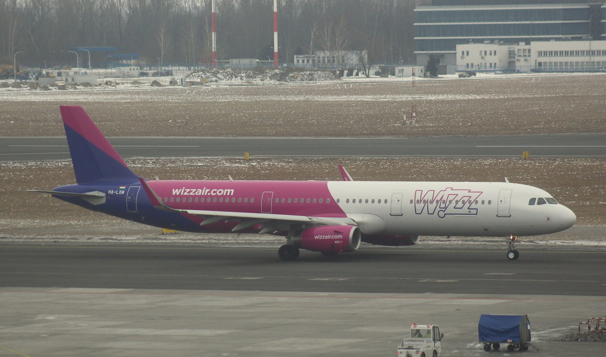 Wizzair Hungary, HA-LXM, (c/n 7528),Airbus A 321-231 (SL), 12.02.2017, WAW-EPWA, Warszawa, Polen (Delivery date: 06.02.2017)
