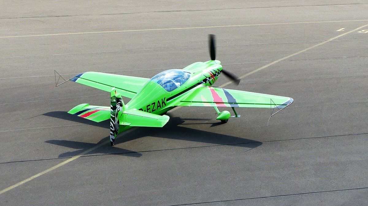 Xtreme Air EA-42, D-EZAK auf dem Vorfeld in Gera (EDAJ) am 5.7.2022
