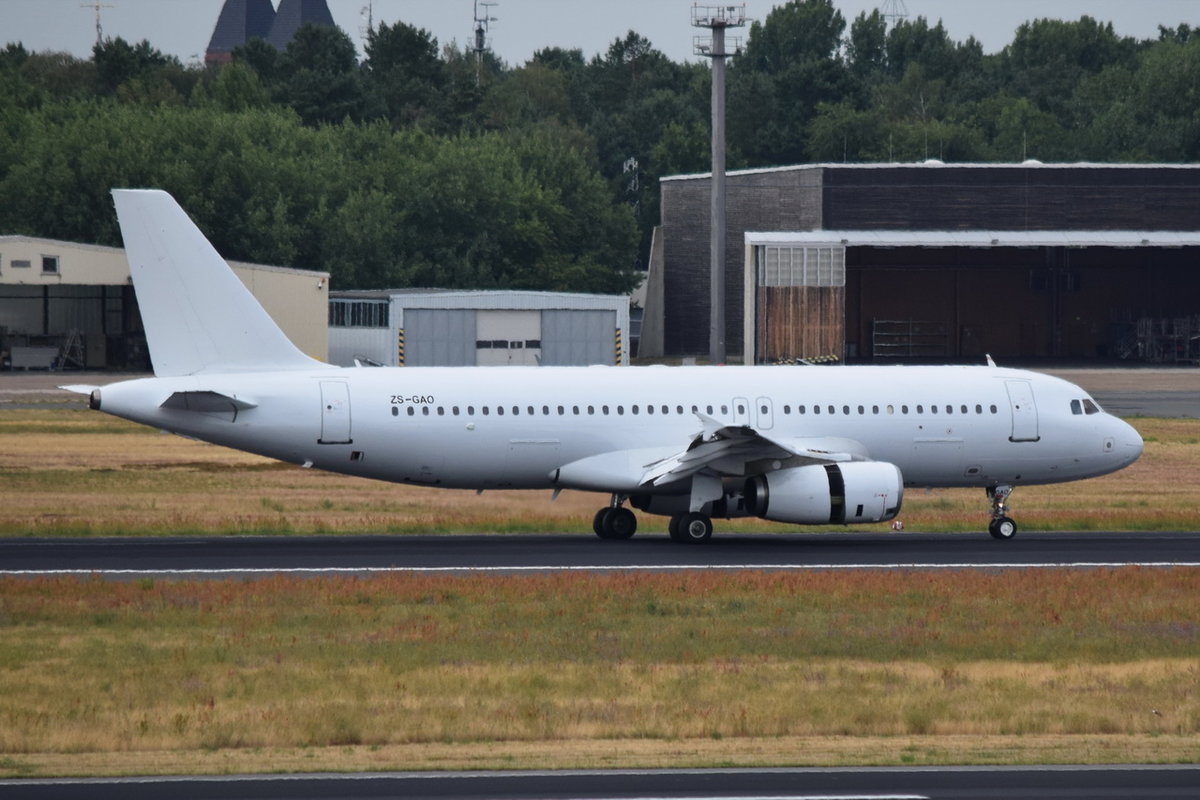 ZS-GAO Global Aviation Airbus A320-231  , TXL , 10.07.2018