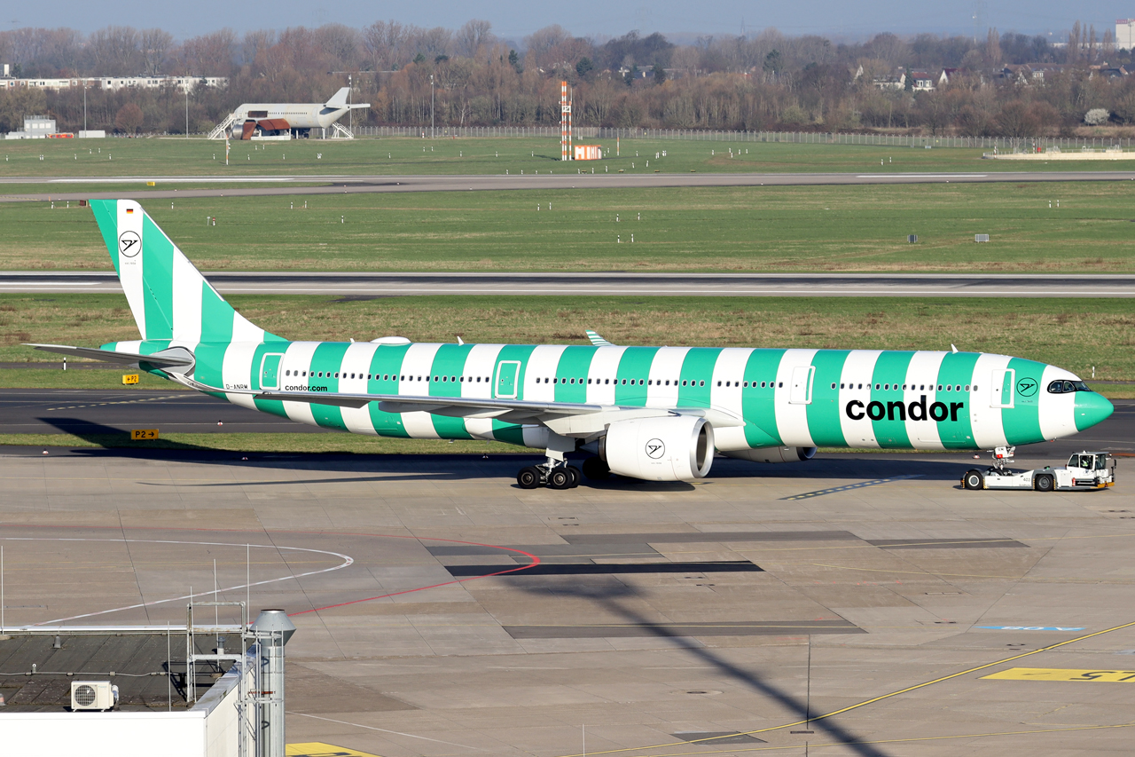 Condor Airbus A330-941N D-ANRM wird zur Abstellposition geschleppt in Düsseldorf 9.3.2024