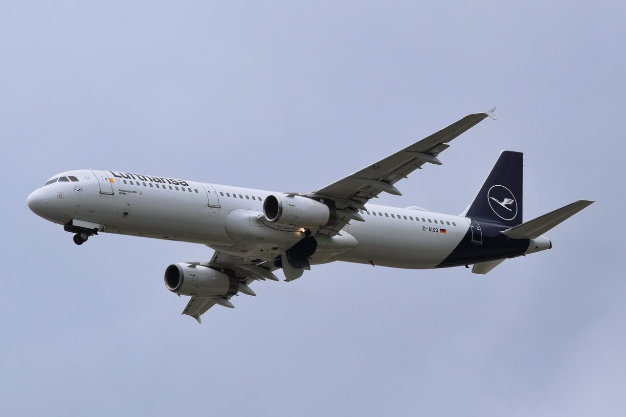 D-AISQ , Lufthansa , Airbus A321-231  Lindau  , 24.05.2023  , Berlin-Brandenburg  Willy Brandt  , BER ,