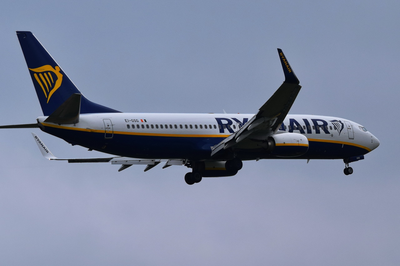 EI-GSG , Ryanair , Boeing 737-8AS(WL) , 20.04.2023 ,Berlin-Brandenburg  Willy Brandt  , BER , 